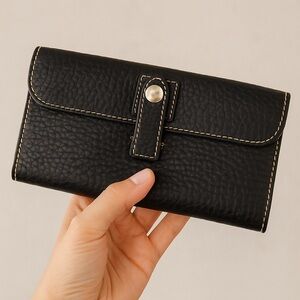 Dooney & Bourke Black Pebbled Leather Wallet – Zip Coin Pocket & Snap Closure